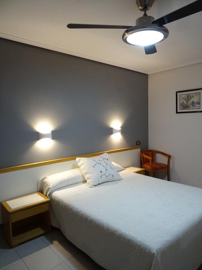 Hostal Pirineos Aínsa Exteriör bild